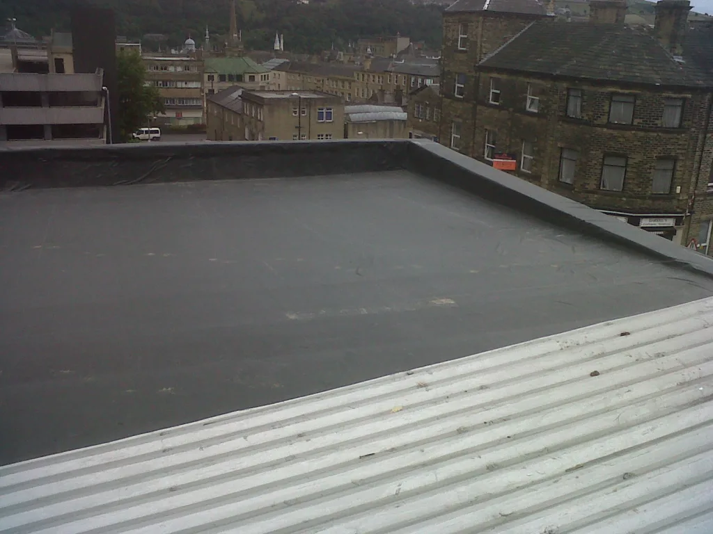 Commercial EPDM rubber roof – licensed reference photograph